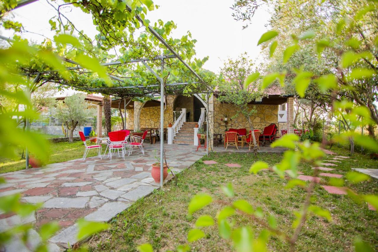 Villa Touzla Офринион Екстериор снимка