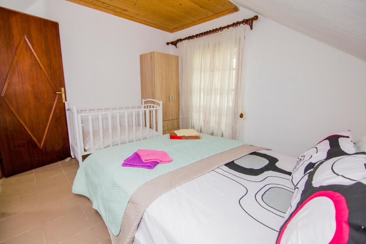Villa Touzla Офринион Екстериор снимка