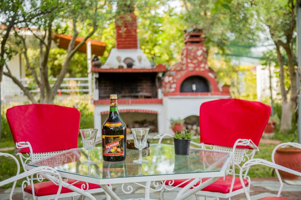 Villa Touzla Офринион Екстериор снимка