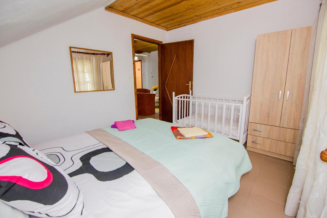 Villa Touzla Офринион Екстериор снимка