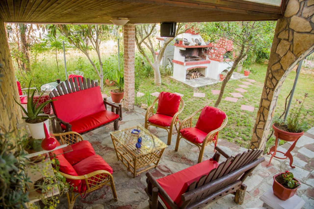 Villa Touzla Офринион Екстериор снимка