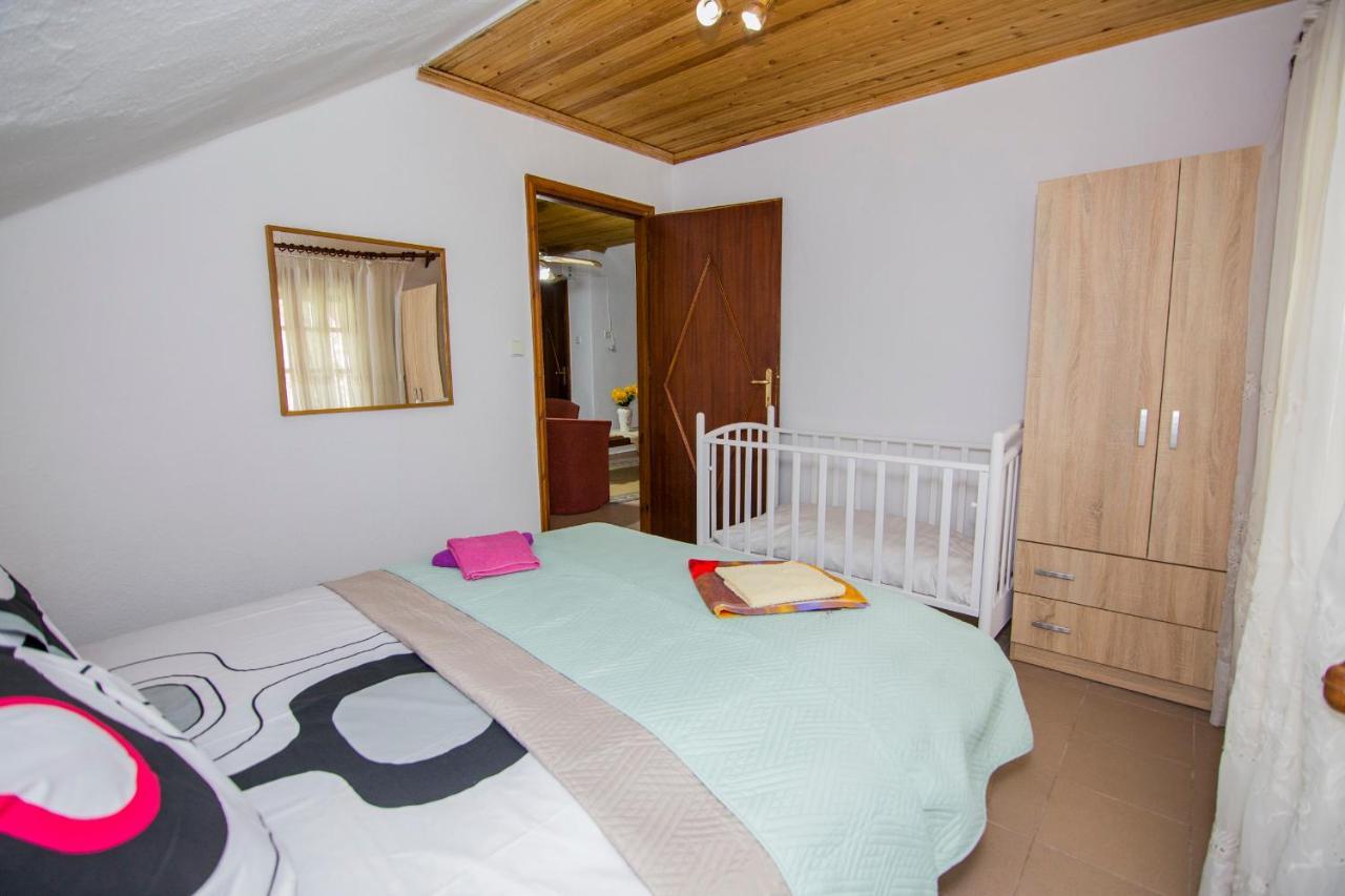 Villa Touzla Офринион Екстериор снимка