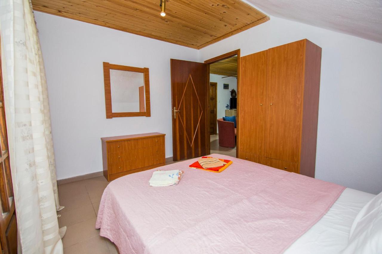 Villa Touzla Офринион Екстериор снимка