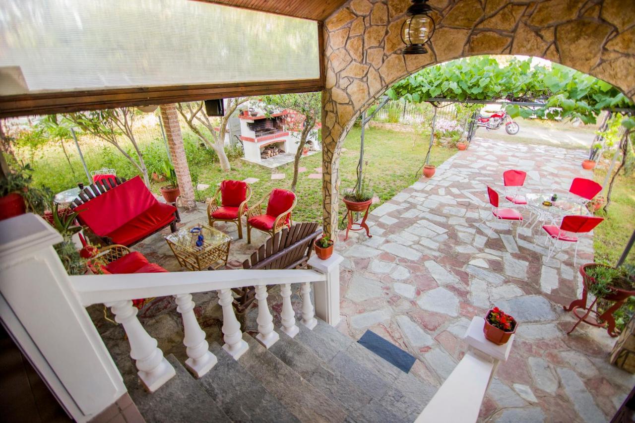 Villa Touzla Офринион Екстериор снимка